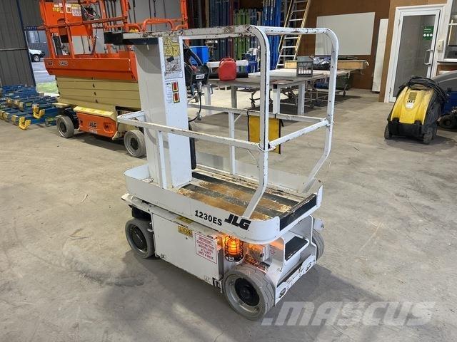 JLG 1230ES Vertikālie pacēlāji