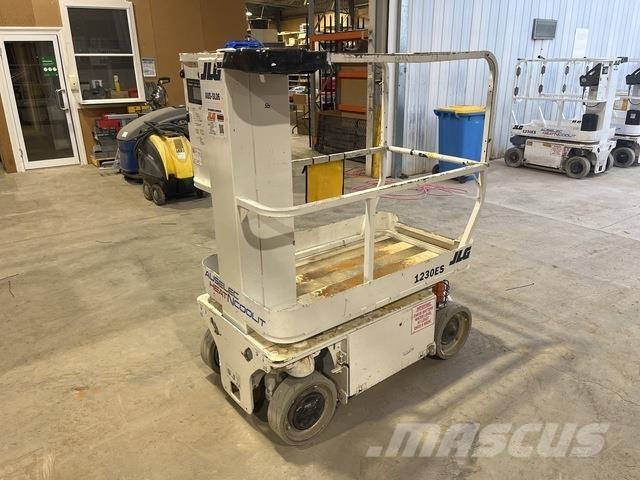 JLG 1230ES Vertikālie pacēlāji