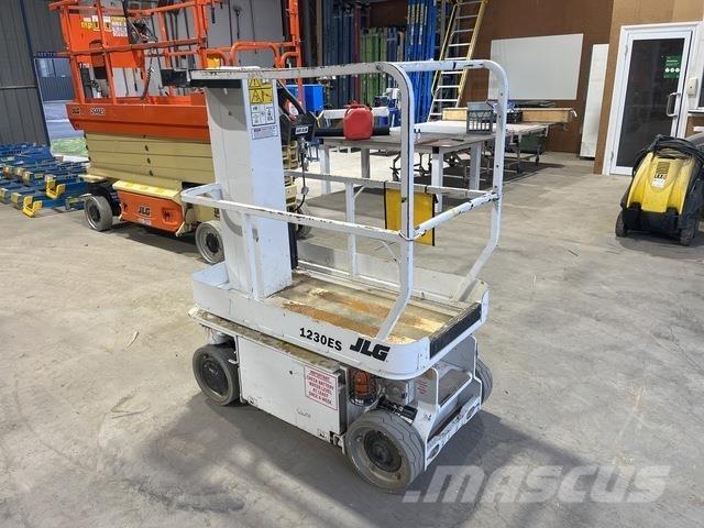 JLG 1230ES Vertikālie pacēlāji