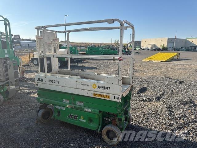 JLG 1930ES Šķerveida pacēlāji