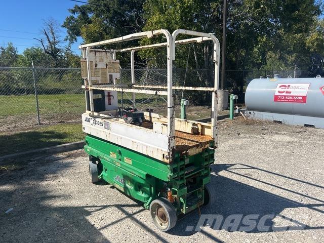 JLG 1930ES Šķerveida pacēlāji