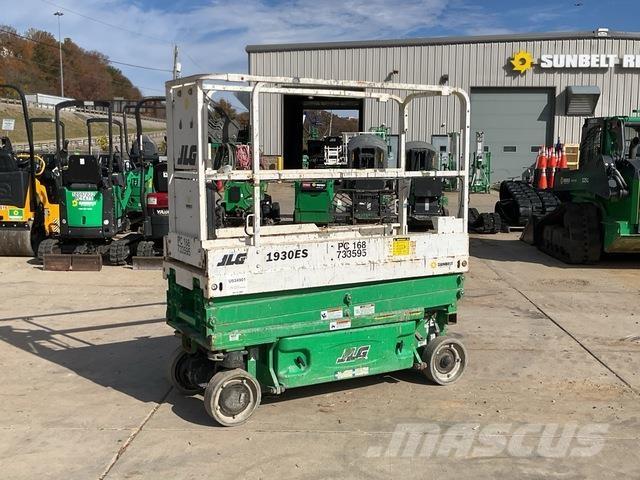 JLG 1930ES Šķerveida pacēlāji