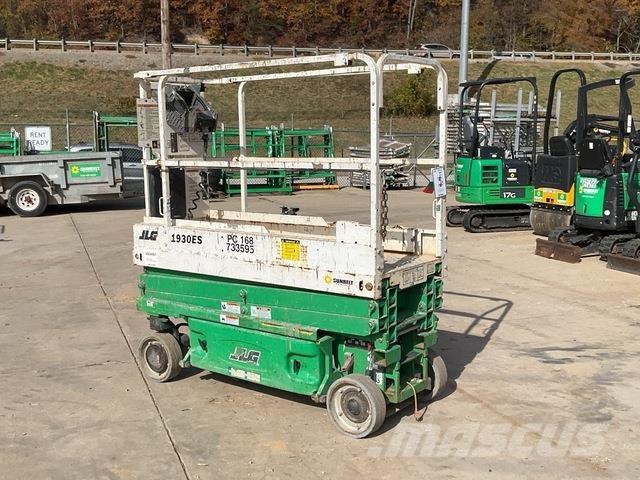 JLG 1930ES Šķerveida pacēlāji