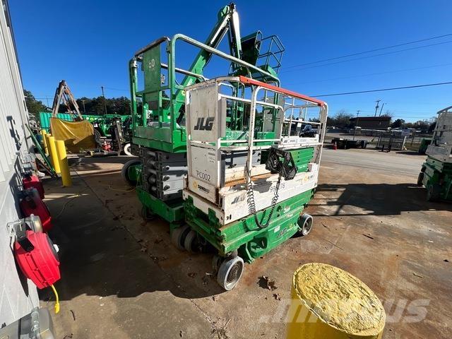 JLG 1930ES Šķerveida pacēlāji