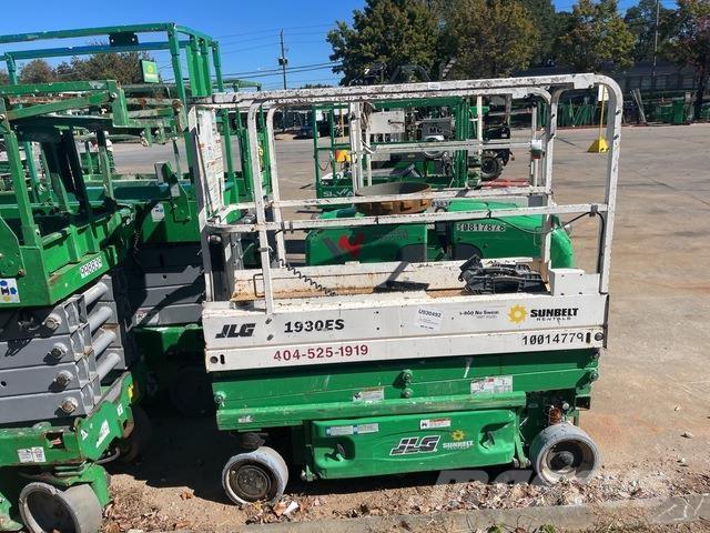 JLG 1930ES Šķerveida pacēlāji