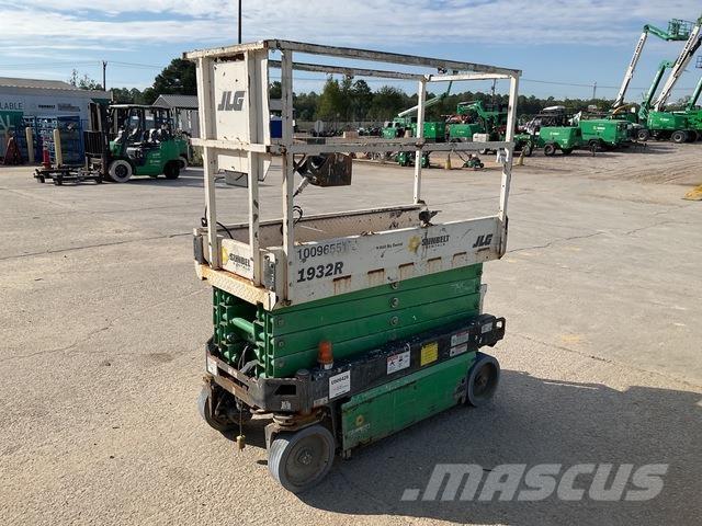 JLG 1932R Šķerveida pacēlāji