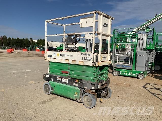 JLG 1932R Šķerveida pacēlāji