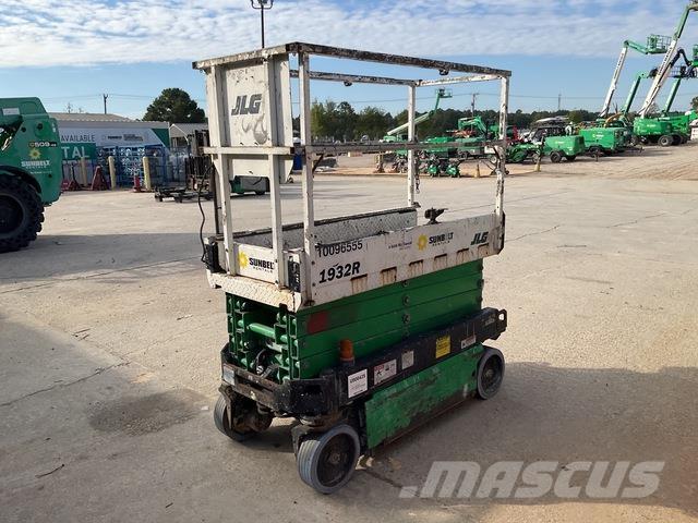 JLG 1932R Šķerveida pacēlāji