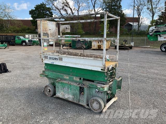 JLG 1932RS Šķerveida pacēlāji