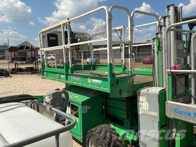 JLG 260MRT Šķerveida pacēlāji