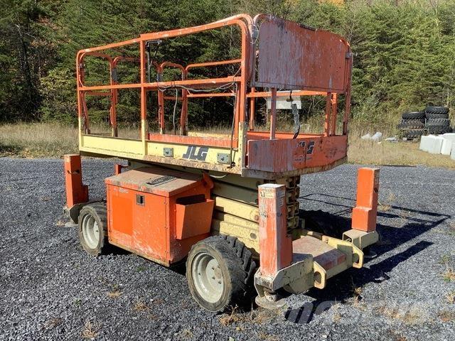 JLG 260MRT Šķerveida pacēlāji