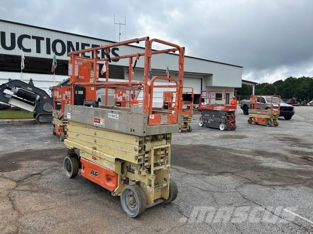 JLG 2630ES Šķerveida pacēlāji