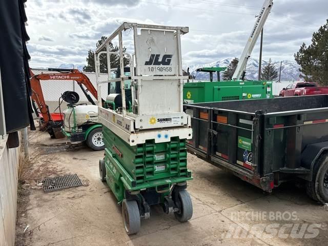 JLG 2632ES Šķerveida pacēlāji