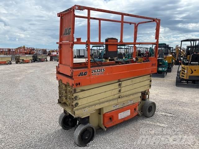 JLG 2632ES Šķerveida pacēlāji