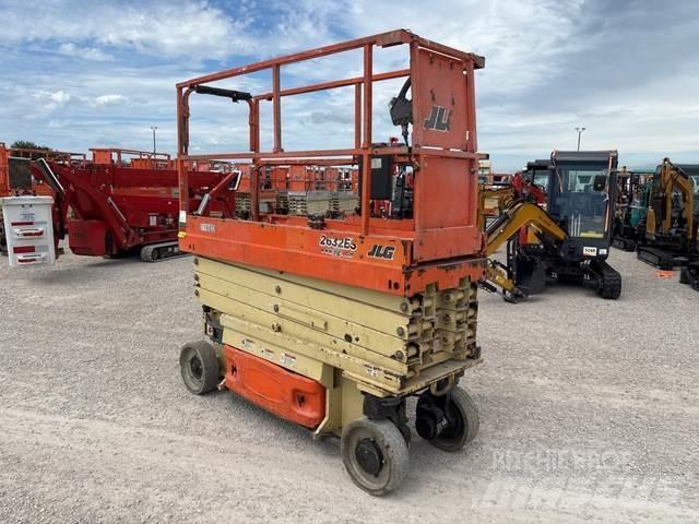 JLG 2632ES Šķerveida pacēlāji