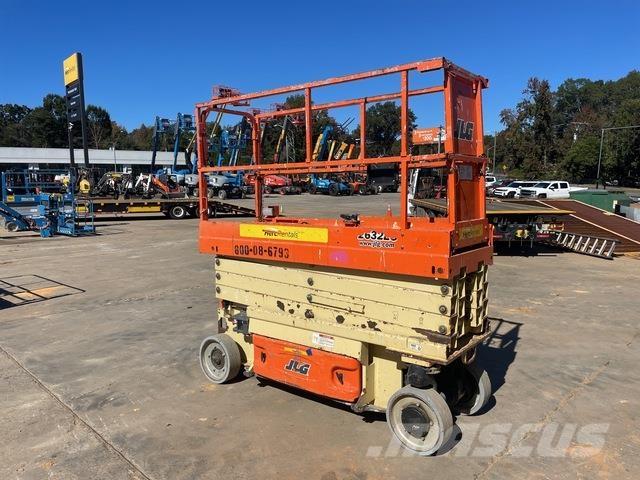 JLG 2632ES Šķerveida pacēlāji