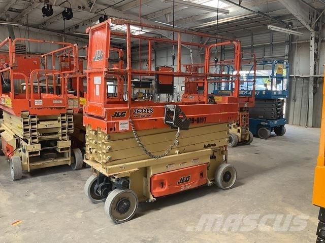 JLG 2632ES Šķerveida pacēlāji