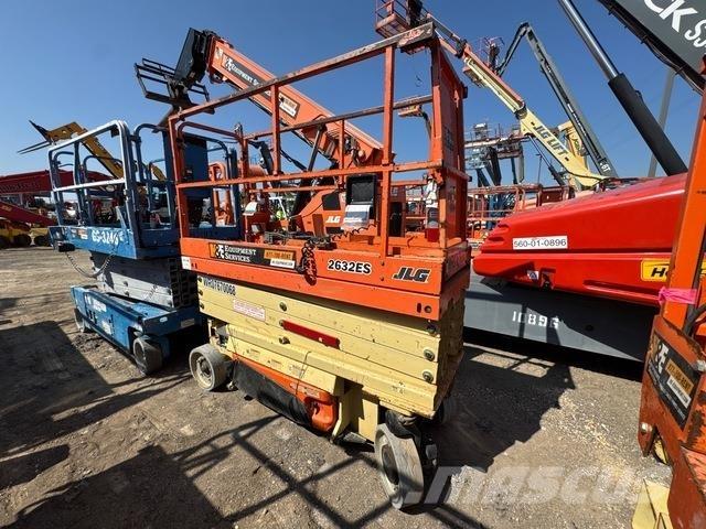 JLG 2632ES Šķerveida pacēlāji