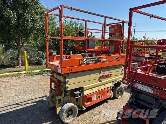 JLG 2632ES Šķerveida pacēlāji