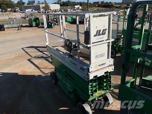 JLG 2632ES Šķerveida pacēlāji