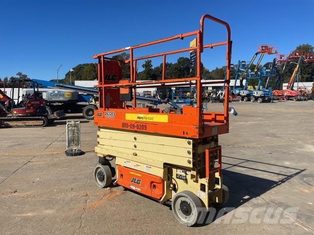 JLG 2632ES Šķerveida pacēlāji