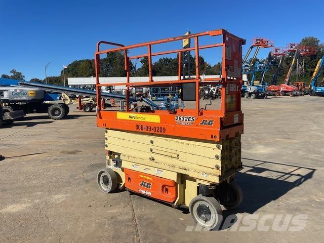 JLG 2632ES Šķerveida pacēlāji