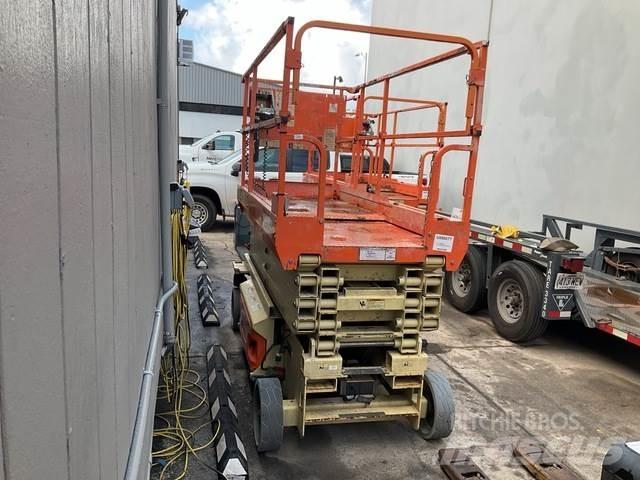 JLG 2646ES Šķerveida pacēlāji