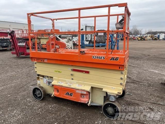 JLG 3246ES Šķerveida pacēlāji