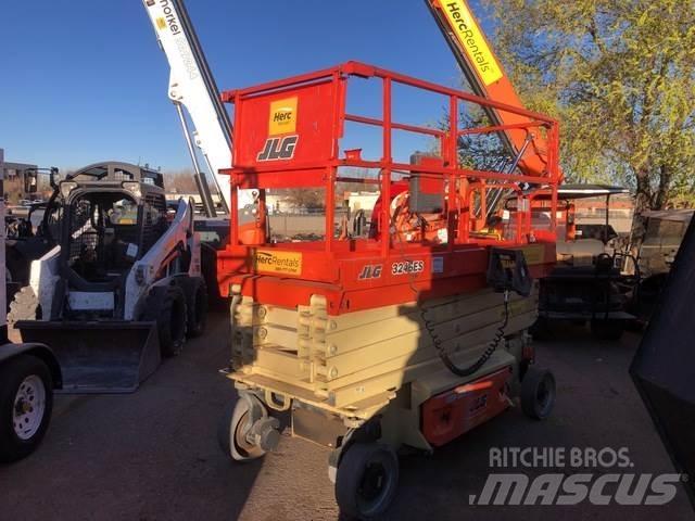 JLG 3246ES Šķerveida pacēlāji