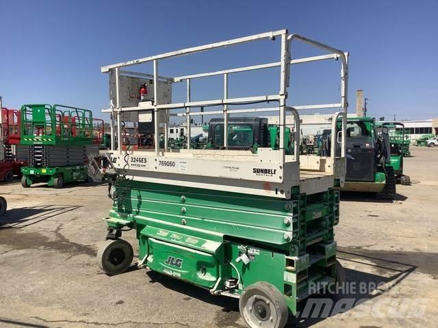JLG 3246ES Šķerveida pacēlāji