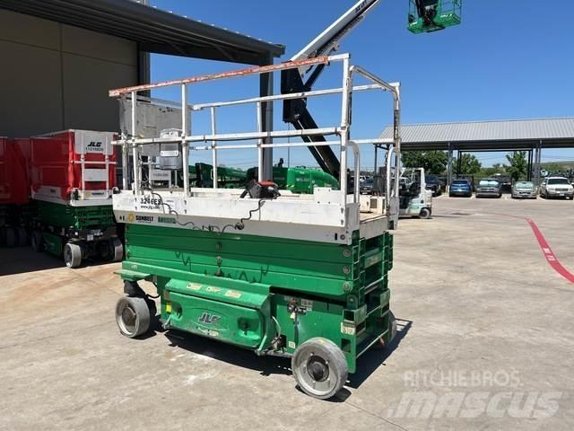 JLG 3246ES Šķerveida pacēlāji