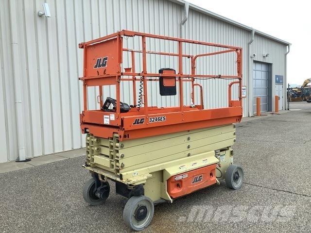 JLG 3246ES Šķerveida pacēlāji