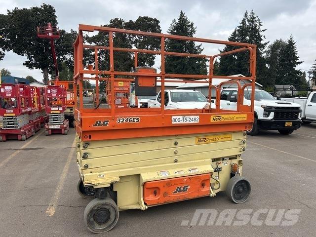 JLG 3246ES Šķerveida pacēlāji