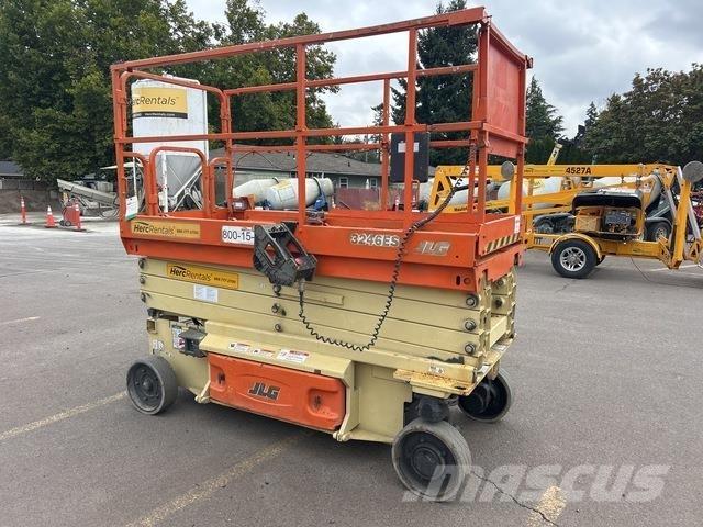 JLG 3246ES Šķerveida pacēlāji