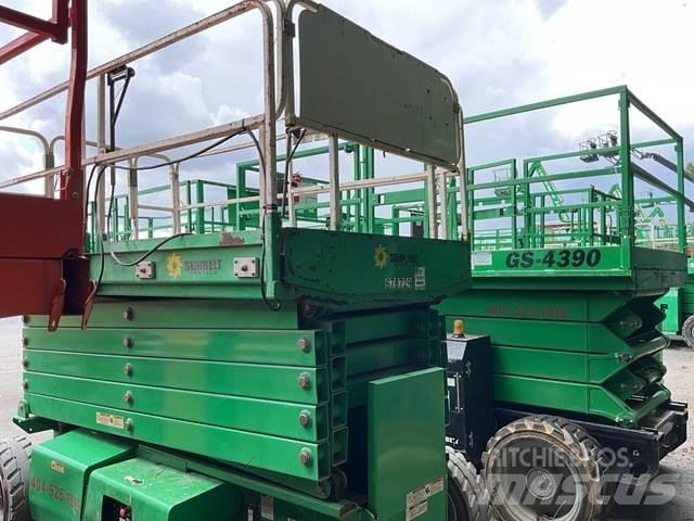 JLG 4069LE Šķerveida pacēlāji