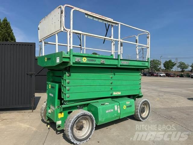 JLG 4069LE Šķerveida pacēlāji