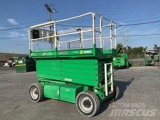 JLG 4069LE Šķerveida pacēlāji