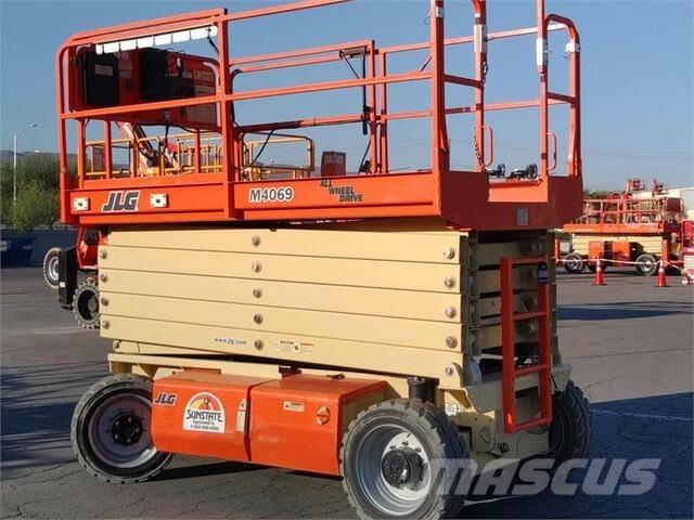 JLG 4069LE Šķerveida pacēlāji