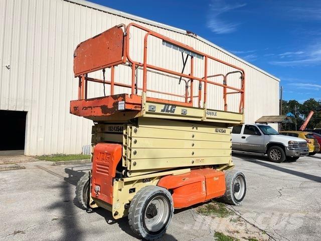 JLG 4069LE Šķerveida pacēlāji