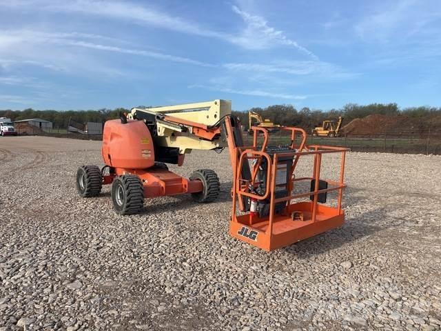 JLG 450AJ Strēles pacēlāji