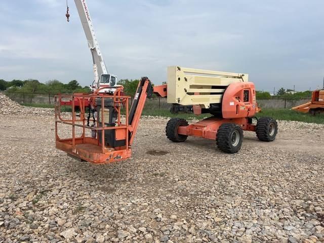JLG 450AJ Strēles pacēlāji