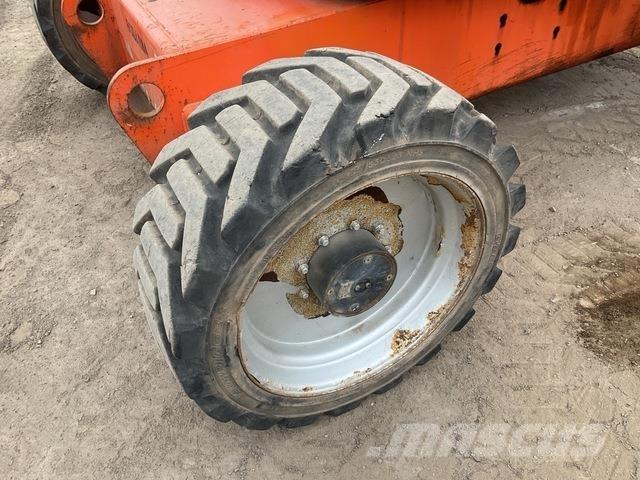 JLG 600AJ Strēles pacēlāji