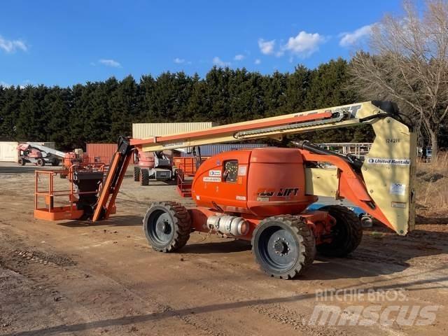 JLG 600AJN Strēles pacēlāji