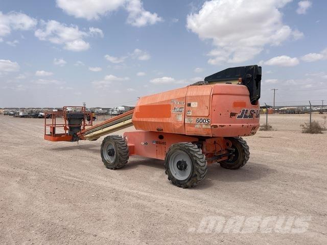 JLG 600S Teleskopiskie pacēlāji