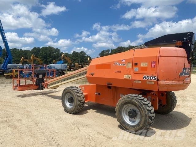 JLG 600S Teleskopiskie pacēlāji