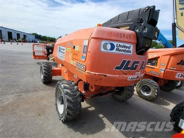 JLG 600S Teleskopiskie pacēlāji
