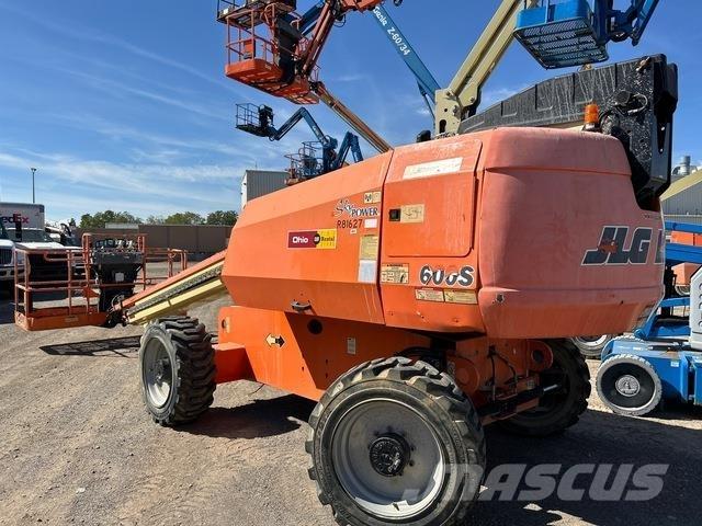 JLG 600S Teleskopiskie pacēlāji