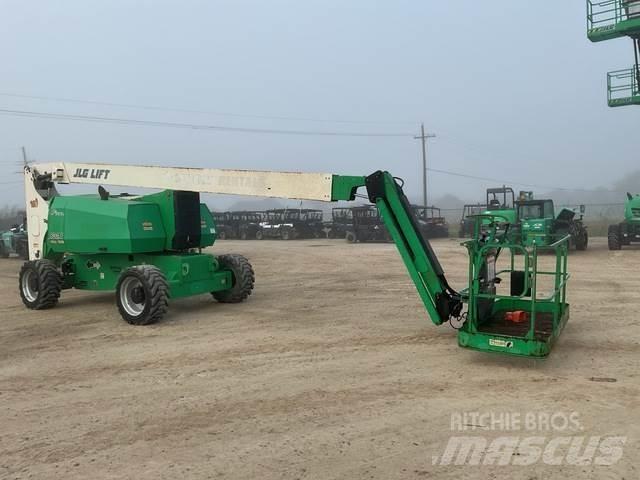 JLG 800AJ Strēles pacēlāji