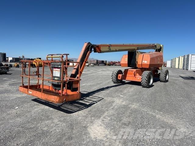 JLG 800AJ Strēles pacēlāji