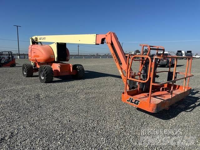 JLG 800AJ Strēles pacēlāji